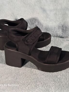 Black platform sandals from Urban Outfitters. UO Ace Sport Sandal Size 7